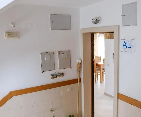 Rito's Paradise דירה נאזרה